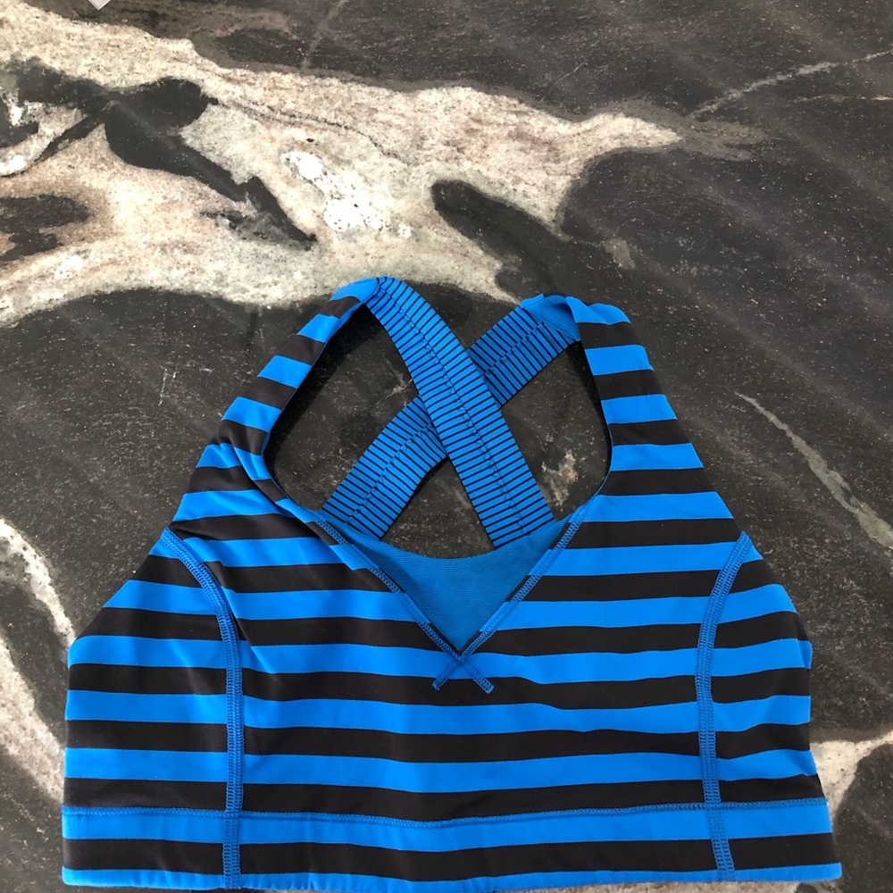 Lululemon sports bra